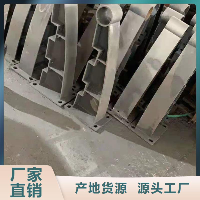 铸造石仿石护栏立柱 M型防撞护栏厂家直销售后完善